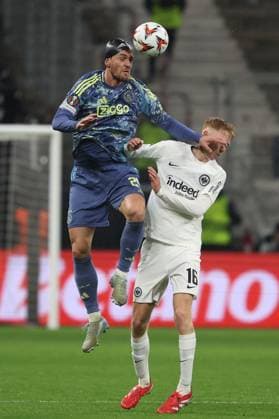 2025 03 13 xJAx UEFA EUROPA LEAGUE Eintracht Frankfurt AFC Ajax Amsterdam v l ,Daniele Rugani AFC Ajax Amsterdam , Hugo Larsson Eintracht Frankfurt , header, header duel DFL DFB REGULATIONS PROHIBIT ANY USE OF PHOTOGRAPHS as IMAGE SEQUENCES and or QUASI VIDEO Copyright: JoaquimxFerreira