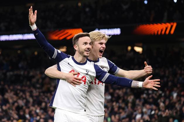 Tottenham Hotspur gegen AZ Alkmaar 13. März 2025, London UEFA Europa League Achtelfinale Tottenham Hotspur gegen AZ Alkmaar James Maddison von Tottenham Hotspur feiert sein zweites Tor mit Lucas Bergvall von Tottenham Hotspur Foto Jacques Feeney Abseits London UK  Copyright: xJacquesxFeeneyx xOffsidexOffside