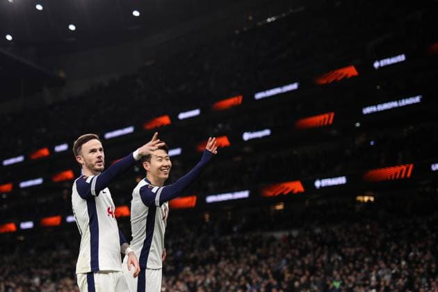 Tottenham Hotspur gegen AZ Alkmaar 13. März 2025, London UEFA Europa League Achtelfinale Tottenham Hotspur gegen AZ Alkmaar James Maddison von Tottenham Hotspur feiert sein zweites Tor mit Son Heung Min von Tottenham Hotspur Foto Jacques Feeney Abseits London UK  Copyright: xJacquesxFeeneyx xOffsidexOffside