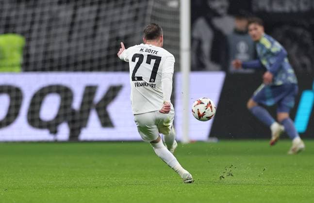 13 03 2025, Football UEFA Europa League, Eintracht Frankfurt Ajax AFC Amsterdam, emonline, emspor, v l , Goal scored, Goal to 4 1 by Mario Götze Eintracht Frankfurt DFL DFB REGULATIONS PROHIBIT ANY USE OF PHOTOGRAPHS AS IMAGE SEQUENCES AND OR QUASI VIDEO xdcx Copyright: HMBxMedia Claus