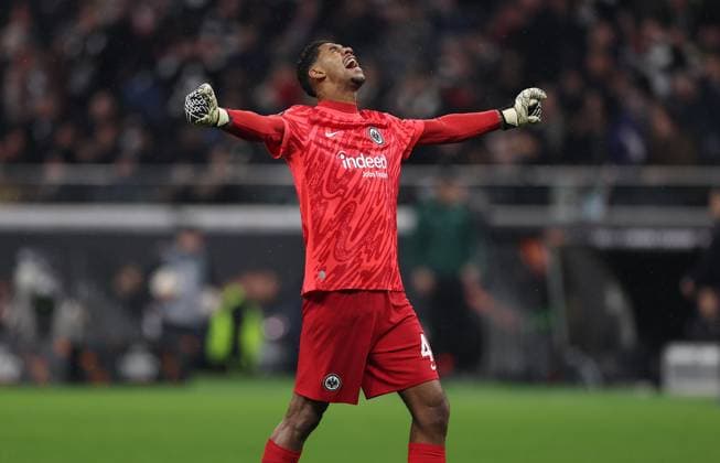 13 03 2025, Football UEFA Europa League, Eintracht Frankfurt Ajax AFC Amsterdam, emonline, emspor, v l , Goalkeeper Kaua Kaua Morais Vieira Dos Santos Eintracht Frankfurt jubilantly cheering jubilantly cheering DFL DFB DFB REGULATIONS PROHIBIT ANY USE OF PHOTOGRAPHS AS IMAGE SEQUENCES AND OR QUASI VIDEO xdcx Copyright: HMBxMedia Claus