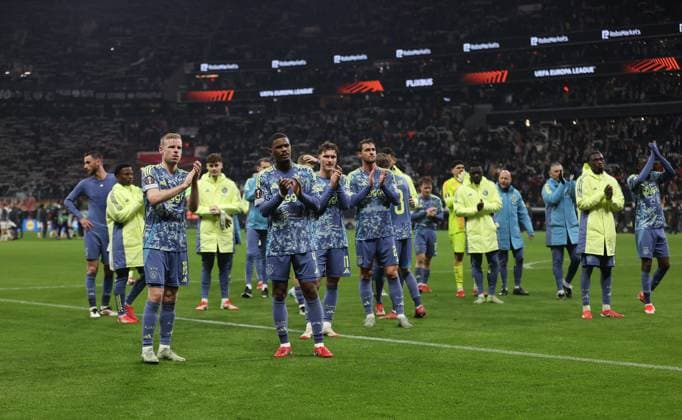 13 03 2025, Football UEFA Europa League, Eintracht Frankfurt Ajax AFC Amsterdam, emonline, emspor, v l , Davy Klaassen Ajax Amsterdam , Jorrel Hato Ajax Amsterdam enttaeuscht, enttaeuscht schauend, dissapointed, traurig, frustiert, frust, gefrustet DFLB DFB REGULATIONS PROHIBIT ANY USE OF PHOTOGRAPHS AS IMAGE SEQUENCES AND OR QUASI VIDEO xdcx Copyright: HMBxMedia Claus
