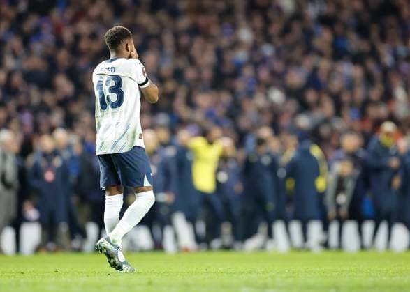 Rangers v Fenerbahce S.K. UEFA Europa League Fred of Fenerbahe S.K. holds his head after his penalty is saved in the penalty shoot out during the UEFA Europa League Round of 16 Second Leg match at Ibrox Stadium, Glasgow UK Newspapers OUT Copyright: xFredxPalmerx FIL-21575-0119