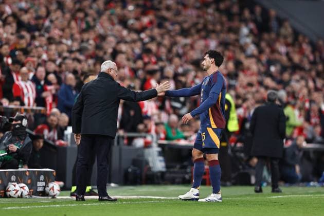 (L-R) Claudio Ranieri, Mats Hummels (Roma), MARCH 13, 2025 - Football Soccer : UEFA Europa League Round of 16 2nd leg match between Athletic Club de Bilbao 3-1 AS Roma at the Estadio San Mames in Bilbao, Spain. Noxthirdxpartyxsales  (284707605)