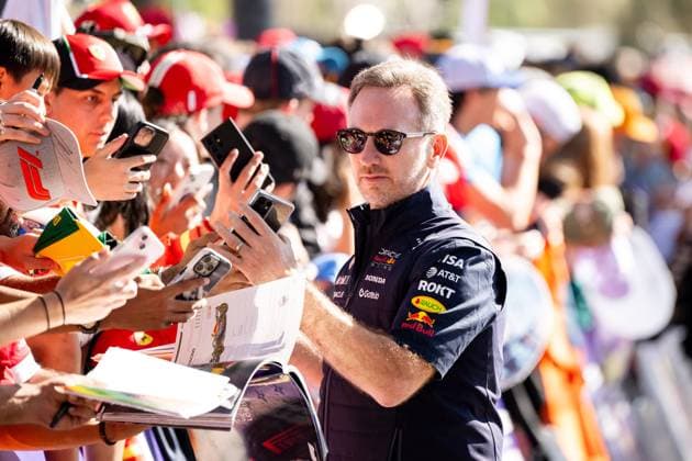 Christian Horner Oracle Red Bull Racing, Team Principal at Melbourne Walk with fans spectators, AUS, Formula 1 World Championship, Luis Vuitton Australian Grand Prix, Albert Park Circuit Melbourne, Free Practice, 2025 season, 14 03 2025 AUS, Formula 1 World Championship, Luis Vuitton Australian Grand Prix, Albert Park Circuit Melbourne, Free Practice, 2025 season, 14 03 2025 Melbourne Copyright: xEibner-Pressefoto Memmlerx EP_MMR