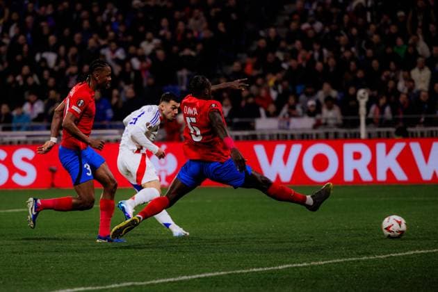 Lyon, France Georges Mikautadze (69 Olympique Lyonnais) scores a goal during the UEFA Europa League game between Olympique Lyonnais and Fotbal Club FCSB at Groupama Stadium in Lyon, France. (Pauline FIGUET SPP) Copyright: xPaulinexFIGUETx xSPPx spp-en-PaFiSp-PF_OLFCSB2592