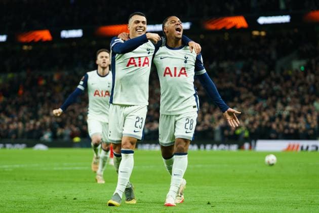 Tottenham Hotspur FC v AZ Alkmaar Wilson Odobert of Tottenham Hotspur celebrating his goal to make it 3-1 during the Tottenham Hotspur FC v AZ Alkmaar UEFA Europa League Round of 16, 2nd Leg match at Tottenham Hotspur Stadium, London, United Kingdom on 13 March 2025 Credit: Dylan Hepworth Every Second Media Editorial use only. All images are copyright Every Second Media Limited. No images may be reproduced without prior permission. Copyright: xIMAGO EveryxSecondxMediax ESM-1363-0120 DylanxHepworthx xEveryxSecondxMediax