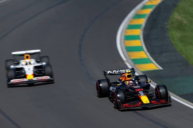 Liam Lawson Oracle Red Bull Racing, 30 in RB21, behind Isack Hadjar Visa Cash App Racing Bulls F1 Team, 06 , AUS, Formula 1 World Championship, Luis Vuitton Australian Grand Prix, Albert Park Circuit Melbourne, Free Practice, 2025 season, 14 03 2025 AUS, Formula 1 World Championship, Luis Vuitton Australian Grand Prix, Albert Park Circuit Melbourne, Free Practice, 2025 season, 14 03 2025 Melbourne Copyright: xEibner-Pressefoto Memmlerx EP_MMR