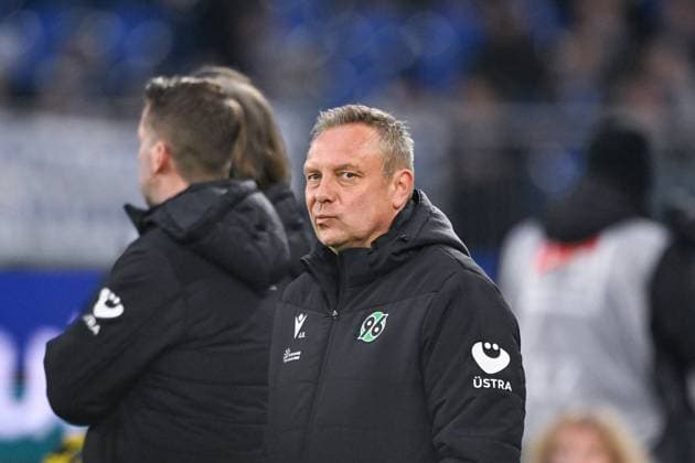 14 03 2025, Football, 2 Bundesliga, Matchday 26 Season 2024 2025, FC Schalke 04 Hannover 96, Coach André Breitenreiter Hannover 96 xRHR PHOTO TKx Copyright: RHR-FOTOx RHR-FOTO TK