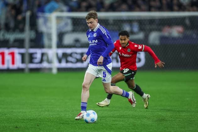 14 03 2025, Football, Season 2024 2025, 2 Bundesliga, Matchday 26, FC Schalke 04 Hannover 96, Derry John Murkin FC Schalke 04 Gelsenkirchen Veltins Arena NRW Germany xRHR PHOTO TRx Copyright: TimxRehbein RHR-FOTOx RHR-FOTO TR