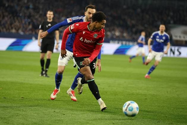 Monju Momuluh Hannover 96 at the match of the 2 BL season 2024 25 FC Schalke 04 Hannover 96 Copyright Thomas Pakusch