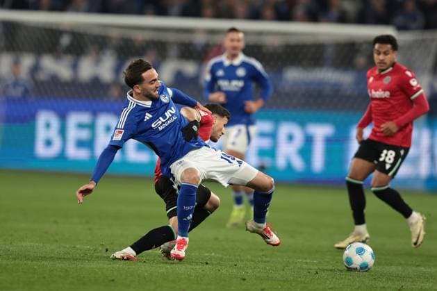 Kenan Karaman FC Schalke 04 at the match of the 2 BL season 2024 25 FC Schalke 04 Hannover 96 Copyright Thomas Pakusch