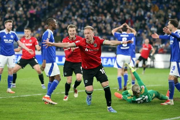 14 03 2025, xrekx, Fußball 2 Bundesliga, FC Schalke 04 Hannover 96 v l Torjubel nach dem Tor zum 1 2 celebrating the goal celebrate durch Havard Nielsen Hannover 96 DFL DFB REGULATIONS PROHIBIT ANY USE OF PHOTOGRAPHS as IMAGE SEQUENCES and or QUASI VIDEO Gelsenkirchen