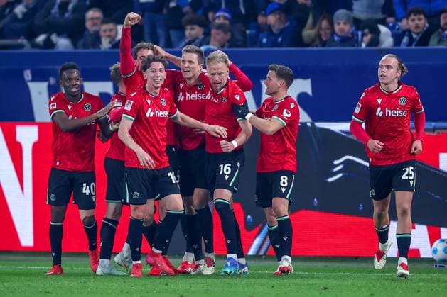 14 03 2025, Football, FC Schalke 04 Hannover 96, 2 Fußball Bundesliga, Matchday 26, Veltins Arena Gelsenkirchen, Season 2024 2025 Goal celebration after the goal to 2 1 by scorer Havard Nielsen Hannover96 16 DFB regulations prohibit any use of photographs as image sequences and or quasi video North Rhine-Westphalia Germany