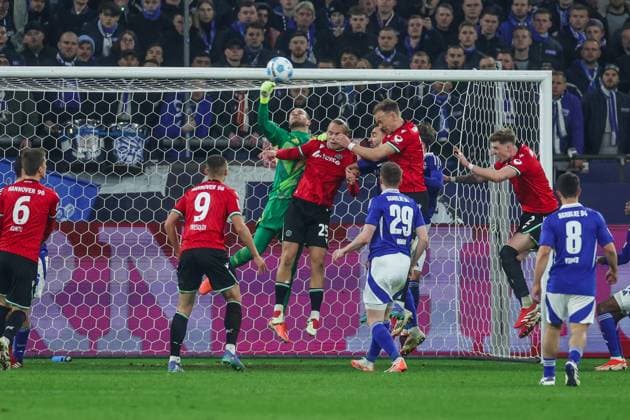 14 03 2025, Football, Season 2024 2025, 2 Bundesliga, Matchday 26, FC Schalke 04 Hannover 96, Havard Nielsen Hannover 96 scores the goal to make it 1 - 2 Gelsenkirchen Veltins Arena NRW Germany xRHR PHOTO TRx Copyright: TimxRehbein RHR-FOTOx RHR-FOTO TR