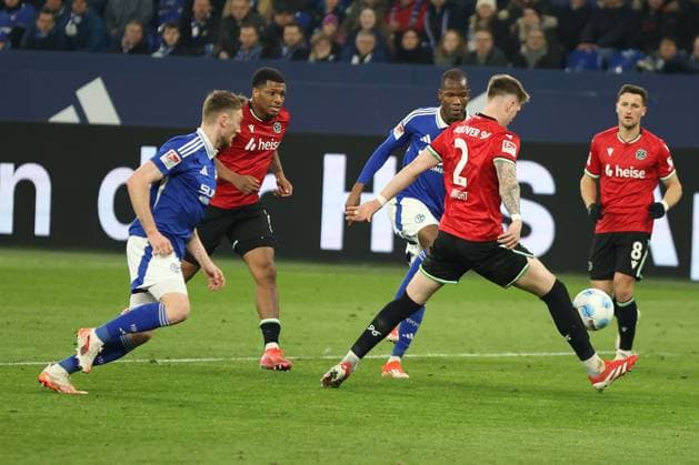 Josh Knight Hannover 96 at the match of the 2 BL season 2024 25 FC Schalke 04 Hannover 96 Copyright Thomas Pakusch