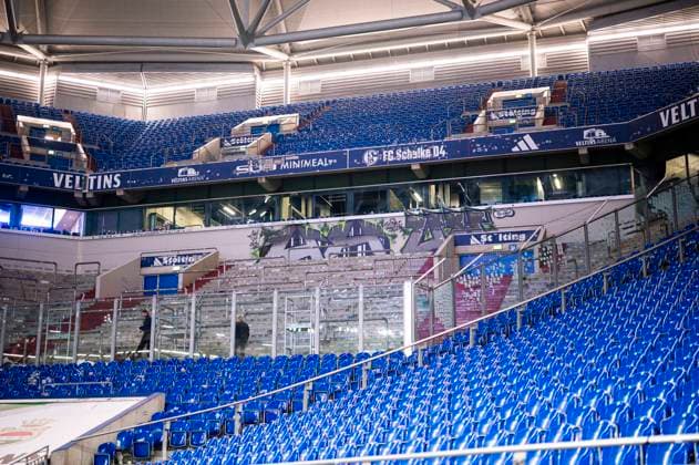 14 03 2025 Soccer, 2024 2025, 2 Bundesliga, Matchday 26, FC Schalke 04 Hannover 96 Fanblock Gästefans mit Graffiti von Fans Hannover DFL REGULATIONS PROHIBIT ANY USE OF PHOTOGRAPHS AS IMAGE SEQUENCES AND OR QUASI VIDEO Gelsenkirchen North Rhine-Westphalia Germany Veltins Arena