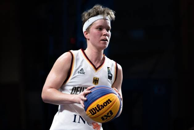 Germany Vs Canada in Bangkok, Thailand - 14 Mar 2025 Pauline Marie Mayer of Germany seen in action during the women s FIBA Basketball 3x3 Champions Cup 2025 match between Germany and Canada at Central World. Final score; Germany 10 : 14 Canada. Bangkok Thailand Copyright: xPeeraponxBoonyakiatx xSOPAxImagesx FIBA3x3W-16