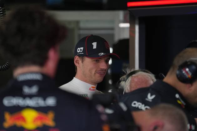 15 03 2025, Albert Park Circuit, Melbourne, FORMULA 1 LOUIS VUITTON AUSTRALIAN GRAND PRIX 2025 ,pictured Max Verstappen NLD , Oracle Red Bull Racing with Head of Motorsport Dr Helmut Marko Oracle Red Bull Racing Photo by Hasan Bratic DeFodi Images