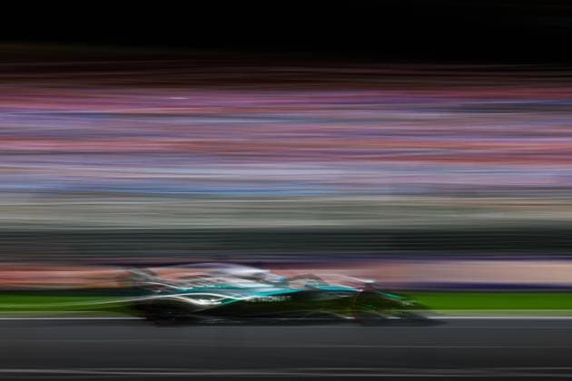 F1 - AUSTRALIAN GRAND PRIX 2025 63 RUSSELL George (gbr), Mercedes AMG F1 Team W16, action during the Formula 1 Louis Vuitton Australian Grand Prix 2025, 1st round of the 2025 FIA Formula One World Championship, WM, Weltmeisterschaft from March 14 to 16, 2025 on the Albert Park Grand Prix Circuit, in Melbourne, Australia - MelbourneAustralia  Copyright: xANTONINxVINCENTx