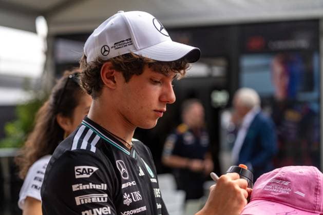 March 15, 2025, Melbourne, Victoria, Australia: Mercedes-AMG PETRONAS Formula One Team driver ANDREA KIMI ANTONELLI of Italy signs autographs in the paddock on Saturday at the Formula 1 Louis Vuitton Australian Grand Prix 2025 on March 15, 2025 in Melbourne, Australia. Melbourne Australia - ZUMAf186 20250315_zsp_f186_053 Copyright: xJamesxForresterx