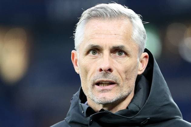 14 03 2025, xrekx, Soccer 2 Bundesliga, FC Schalke 04 Hannover 96 v l Kees van Wonderen Trainer FC Schalke 04 DFL DFB REGULATIONS PROHIBIT ANY USE OF PHOTOGRAPHS as IMAGE SEQUENCES and or QUASI VIDEO Gelsenkirchen