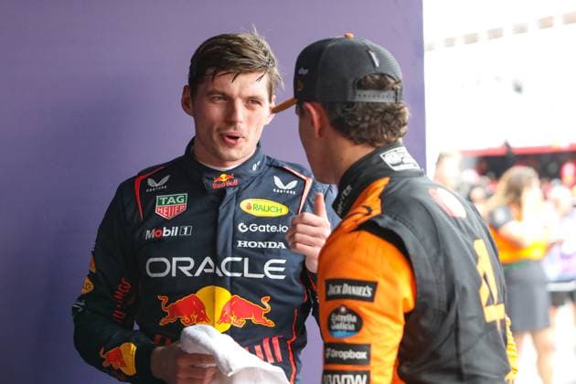 March 15, 2025: MAX VERSTAPPEN of Team Red Bull Racing and LANDO NORRIS of Team McLaren in discussion post Qualifying at the 2025 Australian Formula 1 Grand Prix on March 15, 2025 in Melbourne, VIC Australia - ZUMAa155 20250315_aaa_a155_094 Copyright: xChristopherxKhouryx