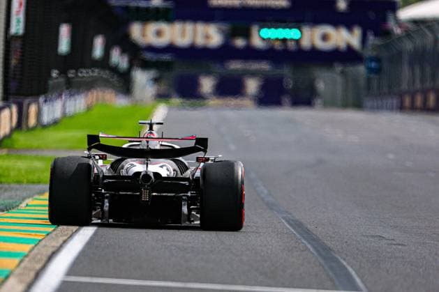 MOTORI - Formula 1 - FORMULA 1 LOUIS VUITTON AUSTRALIAN GRAND PRIX 2025 - Practice 3 and Qualifying Esteban Ocon (FRA) - Haas F1 Team - Haas VF-25 - Ferrari during Qualify Session of Formula 1 Louis Vuitton Australian Grand Prix 2025; Albert Park, Melbourne, Australia, from March 14 to 16 2025 Australia Australia  Copyright: xIPAxSport ABACAx