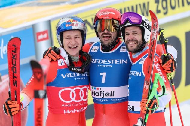 Bilder des Jahres 2025, Sport 03 März Sport Themen der Woche KW11 Sport Bilder des Tages ALPINE SKIING - FIS WC Hafjell HAFJELL,NORWAY,15.MAR.25 - ALPINE SKIING - FIS World Cup, giant slalom, men. Image shows the rejoicing of Marco Odermatt, Loic Meillard and Thomas Tumler (SUI).  GEPAxpictures xWolfgangxGrebien