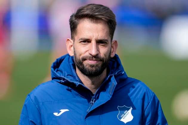 Theodoros Dedes Coach, Head Coach, TSG , Single Image, Single Photo, Action, Action, Portrait, Portrait, 15 03 2025, Sinsheim Hoffenheim Germany , Football, Google Pixel Women Bundesliga, TSG 1899 Hoffenheim 1 FC Köln, DFB DFL REGULATIONS PROHIBIT ANY USE OF PHOTOGRAPHS AS IMAGE SEQUENCES AND OR QUASI VIDEO xozx