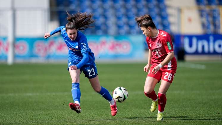 v li Chiara Hahn TSG, 23 , Martyna Wiankowska Köln, 26 , duel, duel, tackle, tackling, dynamics, action, action, 15 03 2025, Sinsheim Hoffenheim Germany , Football, Google Pixel Women Bundesliga, TSG 1899 Hoffenheim 1 FC Köln, DFB DFL REGULATIONS PROHIBIT ANY USE OF PHOTOGRAPHS AS IMAGE SEQUENCES AND OR QUASI VIDEO xozx