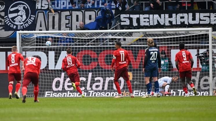Paderborn, Home Deluxe Arena, 15 03 25, GER, Herren, 2 Bundesliga, Saison 2024 2025, SC Paderborn 07 1 FC Kaiserslautern Bild Daniel HANSLIK Kaiserslautern macht das Tor zum 3 1 Only for editorial use DFL regulations prohibit any use of photographs as image sequences and or quasi video NRW Germany