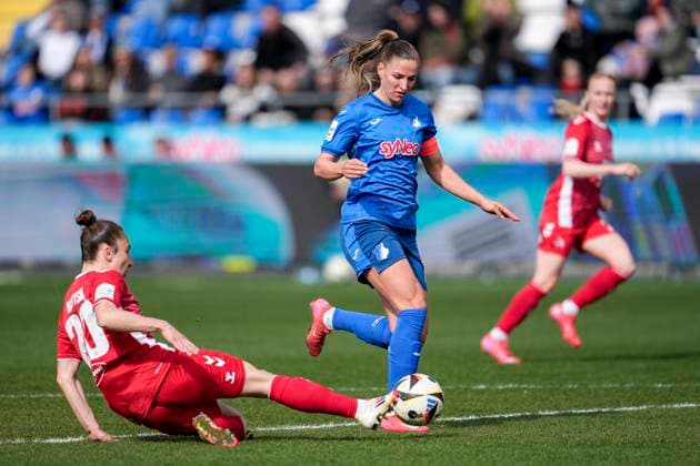 v li Sylwia Matysik Cologne, 20 , Melissa Kössler TSG, 25 , duel, duel, tackle, tackling, dynamics, action, action, 15 03 2025, Sinsheim Hoffenheim Germany , Football, Google Pixel Women Bundesliga, TSG 1899 Hoffenheim 1 FC Köln, DFB DFL REGULATIONS PROHIBIT ANY USE OF PHOTOGRAPHS AS IMAGE SEQUENCES AND OR QUASI VIDEO xozx