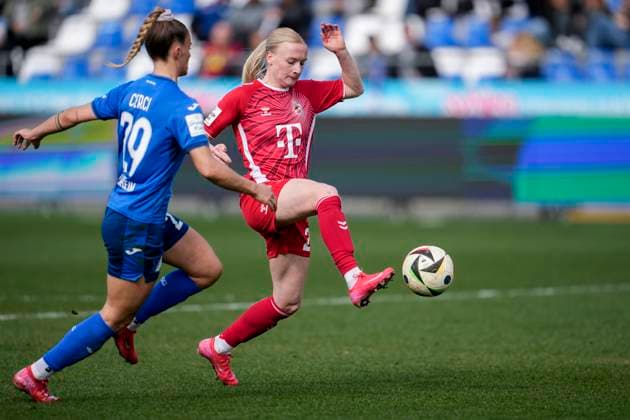 v li Selina Cerci TSG, 29 , Anna Gerhardt Köln, 21 , duel, duel, tackle, tackling, dynamics, action, action, 15 03 2025, Sinsheim Hoffenheim Germany , Soccer, Google Pixel Women Bundesliga, TSG 1899 Hoffenheim 1 FC Köln, DFB DFL REGULATIONS PROHIBIT ANY USE OF PHOTOGRAPHS AS IMAGE SEQUENCES AND OR QUASI VIDEO xozx