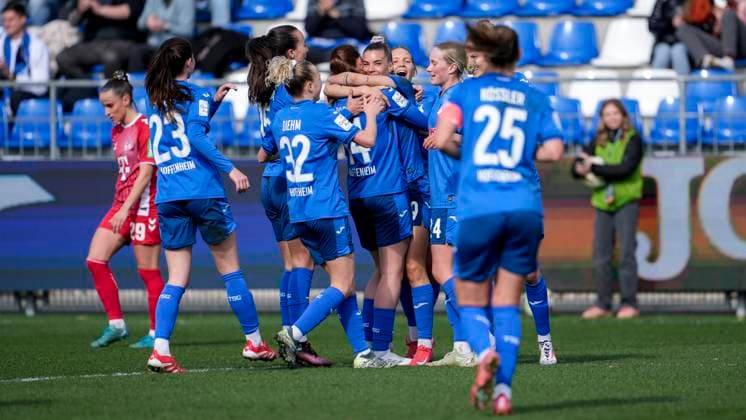 Players of TSG 1899 Hoffenheim, cheer about the goal to 3 1, jubilation, goal celebration, celebrate the goal, goal, celebration, cheers about the goal, rejoice, joy, rejoices, optimistic, positive, game scene, highlight, Action, Action, 15 03 2025, Sinsheim Hoffenheim Germany , Soccer, Google Pixel Women Bundesliga, TSG 1899 Hoffenheim 1 FC Köln, DFB DFL REGULATIONS PROHIBIT ANY USE OF PHOTOGRAPHS AS IMAGE SEQUENCES AND OR QUASI VIDEO xozx