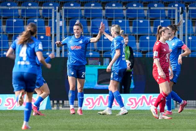 from left Lisann Kaut TSG, 4 , Ereleta Memeti TSG, 7 , goal scorer Selina Cerci TSG, 29 , Feli Delacauw TSG, 24 , Melissa Kössler TSG, 25 , TSG 1899 Hoffenheim players, celebrate the goal, goal, celebration, cheers about the goal, rejoice, joy, rejoices, optimistic, positive, match scene, highlight, action, 15 03 2025, Sinsheim Hoffenheim Germany , football, Google Pixel Women Bundesliga, TSG 1899 Hoffenheim 1 FC Köln, DFB DFL REGULATIONS PROHIBIT ANY USE OF PHOTOGRAPHS AS IMAGE SEQUENCES AND OR QUASI VIDEO xozx