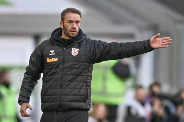 Andreas Patz Regensburg Coach gestures gestures gestures 15 03 2025 Soccer Fortuna Duesseldorf vs Jahn Regensburg, Merkur Spiel Arena, Duesseldorf, DFB DFL REGULATIONS PROHIBIT ANY USE OF PHOTOGRAPHS AS IMAGE SEQUENCES AND OR QUASI VIDEO Copyright: xpepphotox xHorstxMauelshaenx pep00321, pep_20250117_hm_4628_hm_1782