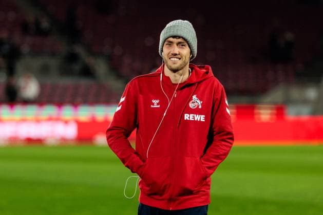 2 Fußball Bundesliga 1 FC Köln SV Darmstadt 98 15 03 2025 Luca Waldschmidt 1 FC Köln, 9 during the pitch inspection 2 Fußball Bundesliga, 1 FC Köln SV Darmstadt 98, Köln, Rheinenergiestadion am 15 03 2025 DFL REGULATIONS PROHIBIT ANY USE OF PHOTOGRAPHS AS IMAGE SEQUENCES AND OR QUASI VIDEO Copyright: xBEAUTIFULxSPORTS Wunderlx