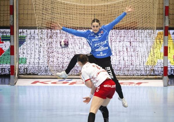HANDBALL WOMEN 1 BUNDESLIGA 19 GAME DAY THC HB LUDWIGSBURG FOR EDITORIAL PURPOSES ONLY p 15 03 2025 Bad Langensalza Handball Women 1 Bundesliga Women Season 2024 2025 Salzhalle 19 Matchday Thüringer HC HB Ludwigsburg in photo Goalkeeper Dinah Eckerle 12 Thüringer HC Germany Thuringia Bad Langensalza Copyright SaschaxFromm Copyright: SaschaxFromm doc7zs34g1jj8j3a97o8xg ,EDITORIAL USE ONLY Copyright: SaschaxFromm