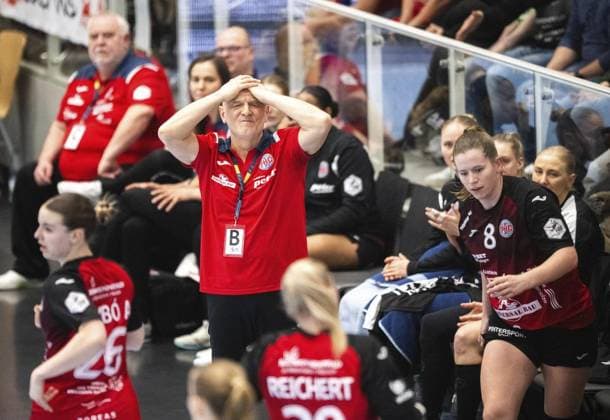 HANDBALL WOMEN 1 BUNDESLIGA 19 GAME DAY THC HB LUDWIGSBURG FOR EDITORIAL PURPOSES ONLY p 15 03 2025 Bad Langensalza Handball Women 1 Bundesliga Women Season 2024 2025 Salzhalle 19 Matchday Thüringer HC HB Ludwigsburg in photo Coach Herbert Mueller Thüringer HC Germany Thueringen Bad Langensalza Copyright SaschaxFromm Copyright: SaschaxFromm doc7zs34hph14010dkrk2la ,EDITORIAL USE ONLY Copyright: SaschaxFromm