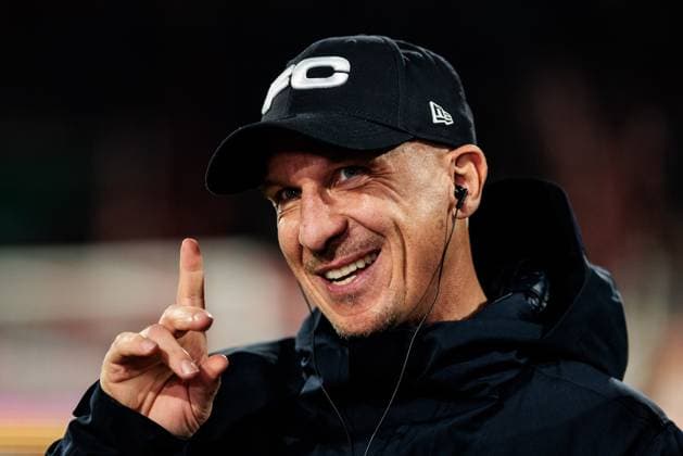 2 Fußball Bundesliga 1 FC Köln SV Darmstadt 98 15 03 2025 Gerhard Struber Trainer 1 FC Köln im Sky Interview, gesticulates, finger pointing upwards 2 Fußball Bundesliga, 1 FC Köln SV Darmstadt 98, Köln, Rheinenergiestadion am 15 03 2025 DFL REGULATIONS PROHIBIT ANY USE OF PHOTOGRAPHS AS IMAGE SEQUENCES AND OR QUASI VIDEO Copyright: xBEAUTIFULxSPORTS Wunderlx