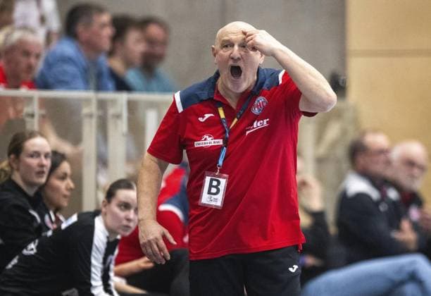 HANDBALL WOMEN 1 BUNDESLIGA 19 SPIELTAG THC HB LUDWIGSBURG FOR EDITORIAL PURPOSES ONLY p 15 03 2025 Bad Langensalza Handball Women 1 Bundesliga Women Season 2024 2025 Salzhalle 19 Spieltag Thüringer HC HB Ludwigsburg im Foto Trainer Herbert Mueller Thüringer HC jubelt Deutschland Thueringen Bad Langensalza Copyright SaschaxFromm Copyright: SaschaxFromm doc7zs3p91i8pu11jmipjws ,EDITORIAL USE ONLY Copyright: SaschaxFromm