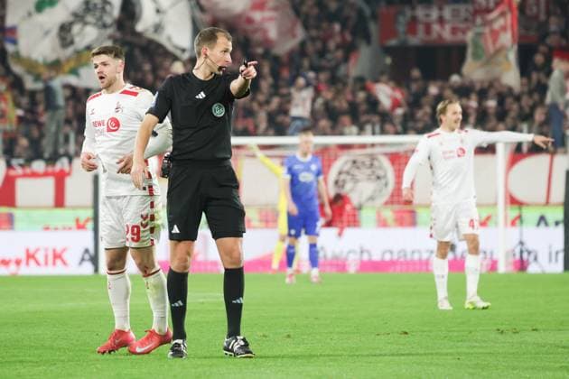 Referee Florian Heft, GER, 1 FC Koeln vs SV Darmstadt 98, 2 Fussball Bundesliga, Matchday 26, Season 2024 2025, 15 03 2025, DFL REGULATES PROHIBIT ANY USE OF PHOTOGRAPHS AS IMAGE SEQUENCES AND OR QUASI VIDEO, GER, 1 FC Koeln vs SV Darmstadt 98, 2 Fussball Bundesliga, Matchday 26, Season 2024 2025, 15 03 2025, Koeln Copyright: xEibner-Pressefoto JoergxNiebergax EP_JNL