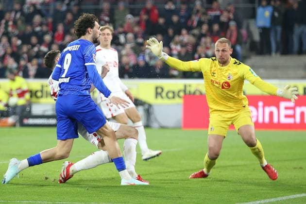 15 03 2025, xrekx, Soccer 2 Bundesliga, 1 FC Koeln SV Darmstadt 98 v l Fraser Hornby SV Darmstadt 98 Marvin Schwäbe Schwaebe 1 FC Koeln DFL DFB REGULATIONS PROHIBIT ANY USE OF PHOTOGRAPHS as IMAGE SEQUENCES and or QUASI VIDEO Koeln