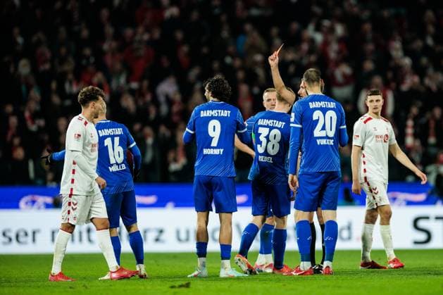 2 Soccer Bundesliga 1 FC Köln SV Darmstadt 98 15 03 2025 Fraser Hornby SV Darmstadt 98, 9 sees yellow red 2 Soccer Bundesliga, 1 FC Köln SV Darmstadt 98, Köln, Rheinenergiestadion am 15 03 2025 DFL REGULATIONS PROHIBIT ANY USE OF PHOTOGRAPHS AS IMAGE SEQUENCES AND OR QUASI VIDEO Copyright: xBEAUTIFULxSPORTS Wunderlx