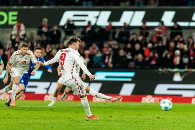 2 Fußball Bundesliga 1 FC Köln SV Darmstadt 98 15 03 2025 Luca Waldschmidt 1 FC Köln, 9 shoots the penalty for 2 1 2 Fußball Bundesliga, 1 FC Köln SV Darmstadt 98, Köln, Rheinenergiestadion am 15 03 2025 DFL REGULATIONS PROHIBIT ANY USE OF PHOTOGRAPHS AS IMAGE SEQUENCES AND OR QUASI VIDEO Copyright: xBEAUTIFULxSPORTS Wunderlx