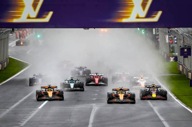 F1 - AUSTRALIAN GRAND PRIX 2025 04 NORRIS Lando (gbr), McLaren F1 Team MCL39, 81 PIASTRI Oscar (aus), McLaren F1 Team MCL39, 01 VERSTAPPEN Max (nld), Red Bull Racing RB21, action, start of the race, depart, during the Formula 1 Louis Vuitton Australian Grand Prix 2025, 1st round of the 2025 FIA Formula One World Championship, WM, Weltmeisterschaft from March 14 to 16, 2025 on the Albert Park Grand Prix Circuit, in Melbourne, Australia - MelbourneAustralia Copyright: xJoaoxFilipex