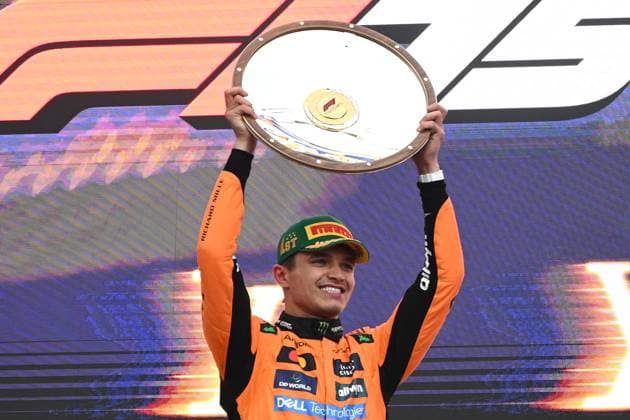 AUSTRALIAN GRAND PRIX, Lando Norris of McLaren celebrates winning the Australian Formula One Grand Prix at Albert Park in Melbourne, Victoria, Sunday, March 16, 2025. ( NO ARCHIVING, EDITORIAL USE ONLY, NO USE IN BOOKS WITHOUT CONSENT Melbourne Victoria Australia  Copyright: xJoelxCarrettx 20250316199176674993