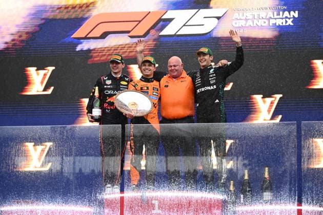 AUSTRALIAN GRAND PRIX, Lando Norris of McLaren celebrates winning the Australian Formula One Grand Prix alongside Max Verstappen of Red Bull Racing (left) and George Russell of Mercedes at Albert Park in Melbourne, Victoria, Sunday, March 16, 2025. ( NO ARCHIVING, EDITORIAL USE ONLY, NO USE IN BOOKS WITHOUT CONSENT Melbourne Victoria Australia  Copyright: xJoelxCarrettx 20250316131222166900
