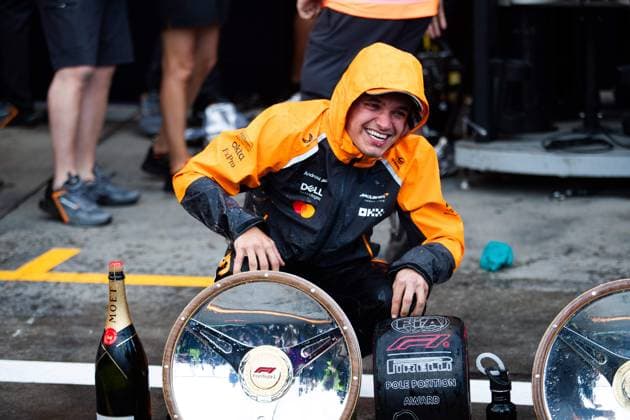 F1 - AUSTRALIAN GRAND PRIX 2025 NORRIS Lando (gbr), McLaren F1 Team MCL39, portrait celebration during the Formula 1 Louis Vuitton Australian Grand Prix 2025, 1st round of the 2025 FIA Formula One World Championship, WM, Weltmeisterschaft from March 14 to 16, 2025 on the Albert Park Grand Prix Circuit, in Melbourne, Australia -  Copyright: xJoaoxFilipex